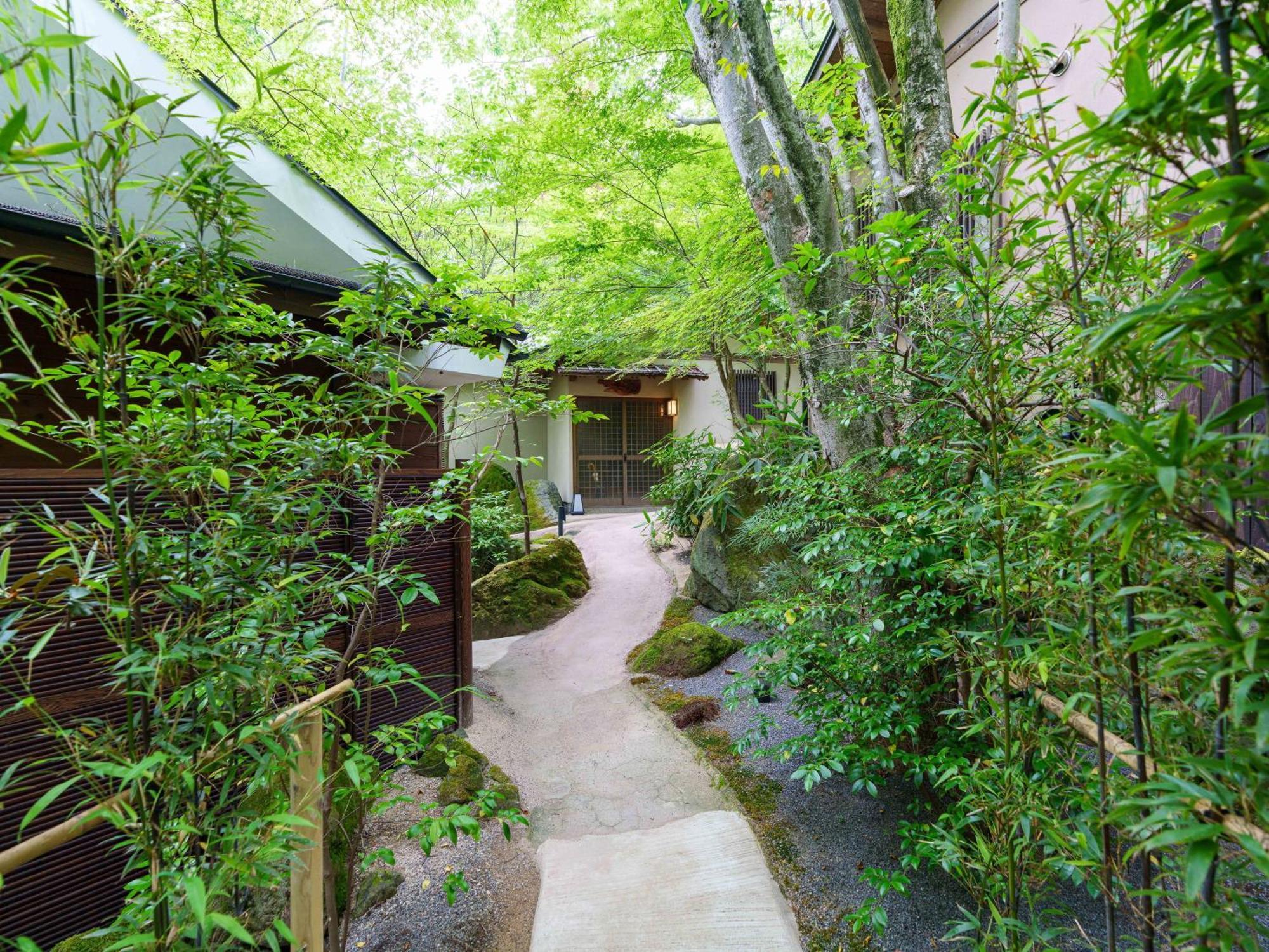 Yufuin Rakuyu Hotel Exterior foto